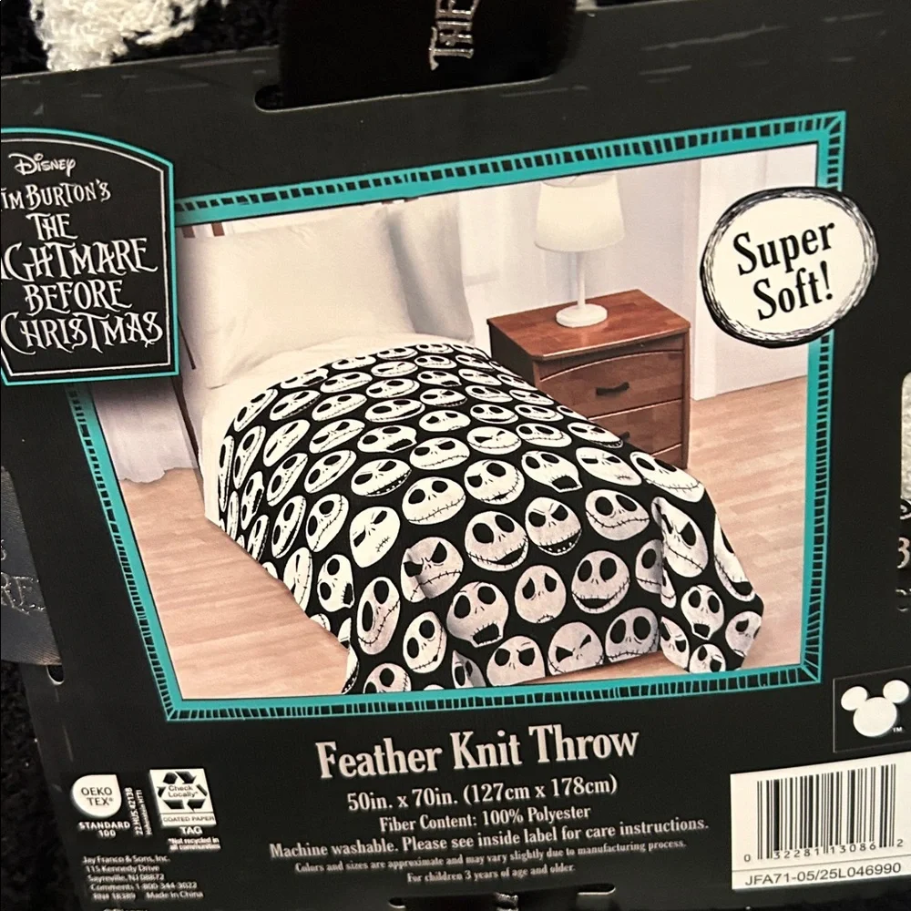 (NWT) Nightmaree before christmas Feather knit throw blanket
